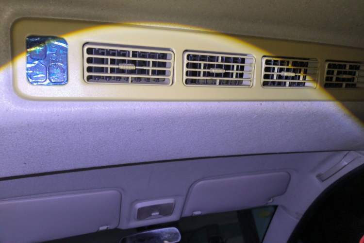 Used Dongfeng Fengon 330 2014 1.5L Manual Utility Version DK15 Headliner