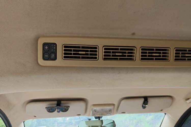 Used Dongfeng Fengon 330 2014 1.5L Manual Utility Version DK15 Headliner