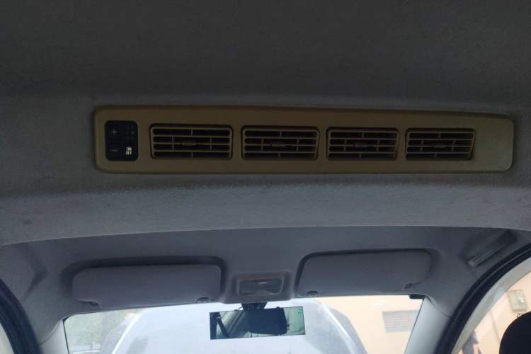 Used Dongfeng Fengon 330 2014 1.5L Manual Utility Version DK15 Headliner