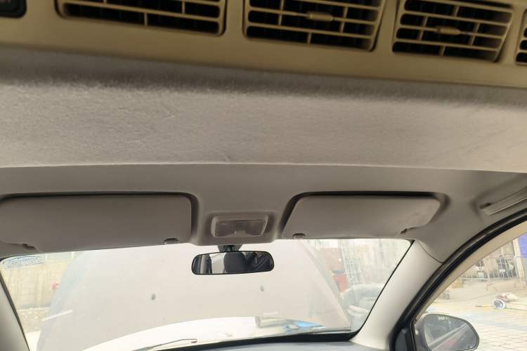 Used Dongfeng Fengon 330 2014 1.5L Manual Utility Version DK15 Headliner
