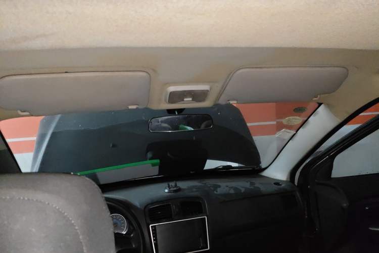 Used Dongfeng Fengon 330 2014 1.5L Manual Utility Version DK15 Headliner
