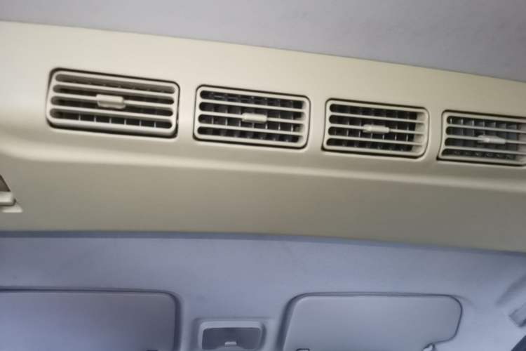 Used Dongfeng Fengon 330 2014 1.5L Manual Standard Edition DK15-02 Headliner