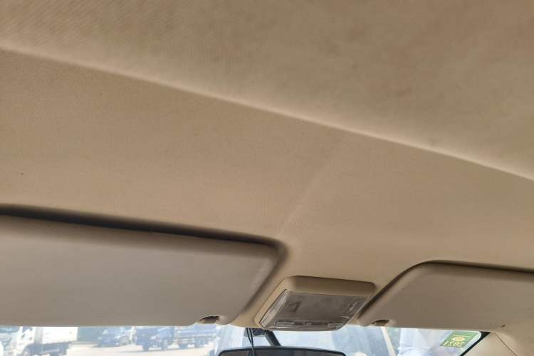 Used Dongfeng Fengon 330 2014 1.5L Manual Comfort Version DK15-02 Headliner
