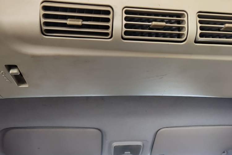 Used Dongfeng Fengon 330 2014 1.5L Manual Utility Version DK15 Headliner
