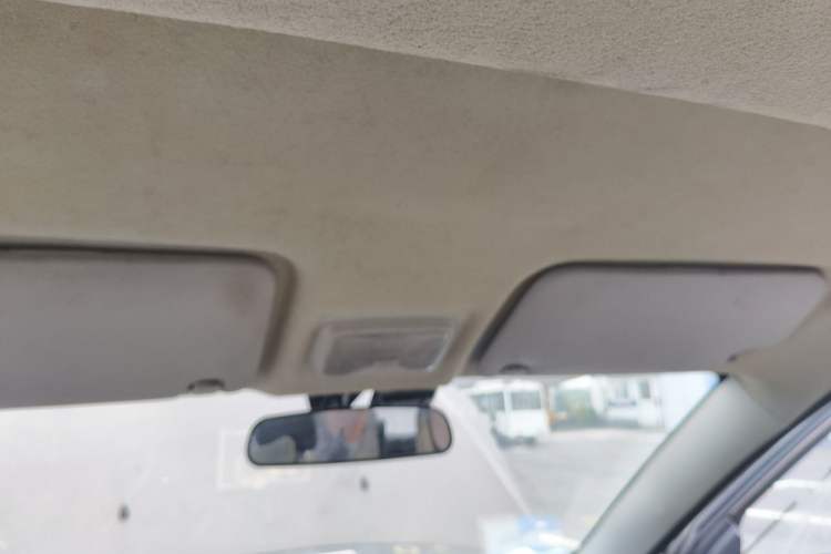 Used Dongfeng Fengon 330 2014 1.5L Manual Standard Edition DK15-02 Headliner