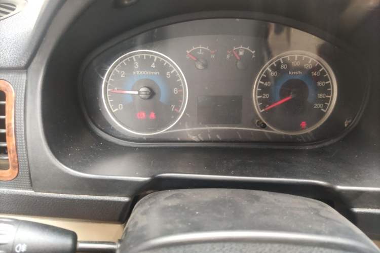 Used Dongfeng Fengon 330 2014 1.5L Manual Comfort Version DK15-02 Instrument Cluster