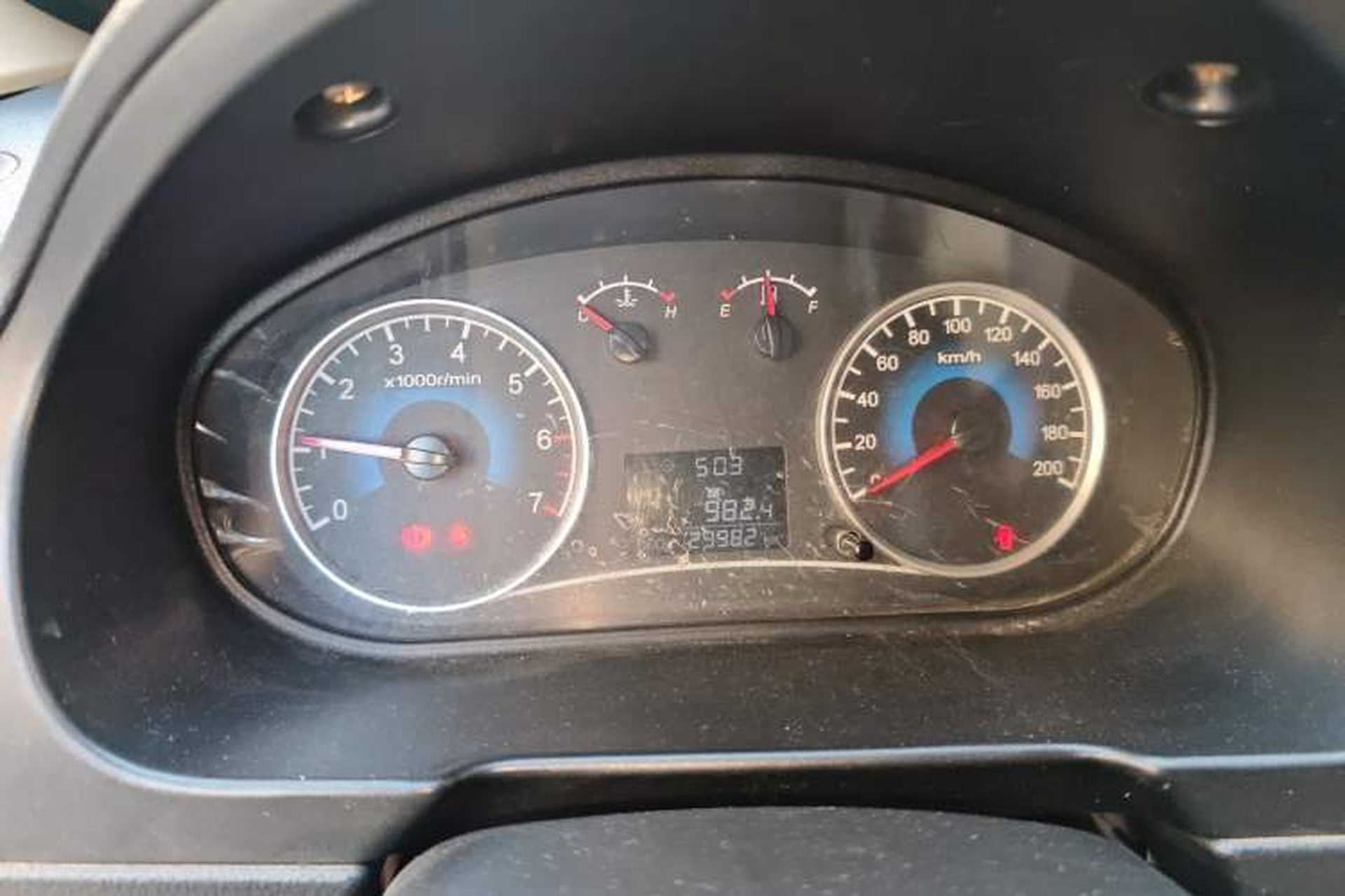 Used Dongfeng Fengon 330 2014 1.5L Manual Comfort Version DK15-02 Instrument Cluster
