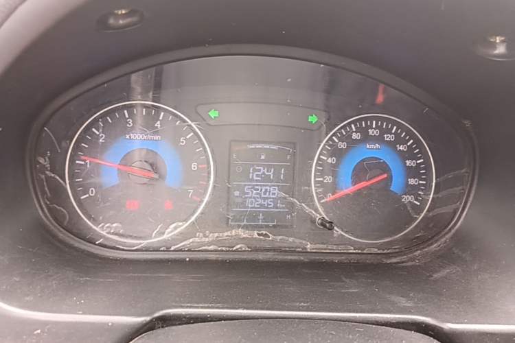 Used Dongfeng Fengon 330 2014 1.5L Manual Utility Version DK15 Instrument Cluster