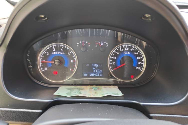 Used Dongfeng Fengon 330 2014 1.5L Manual Utility Version DK15 Instrument Cluster