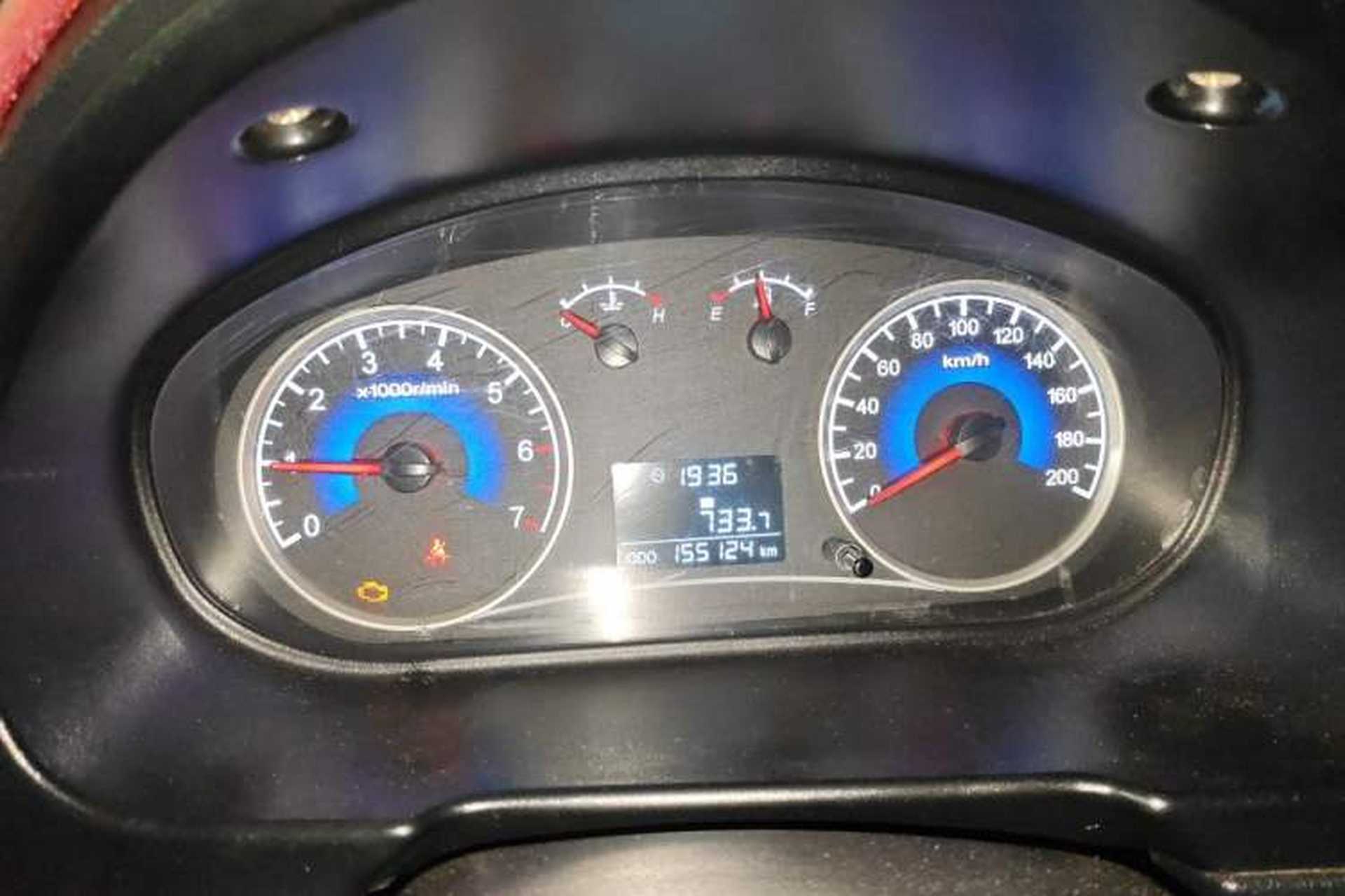 Used Dongfeng Fengon 330  Instrument Cluster