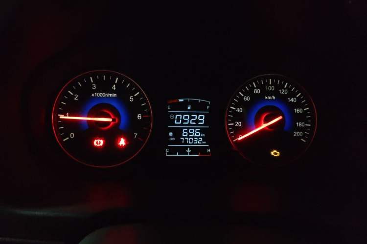 Used Dongfeng Fengon 330 2014 1.5L Manual Utility Version DK15 Instrument Cluster