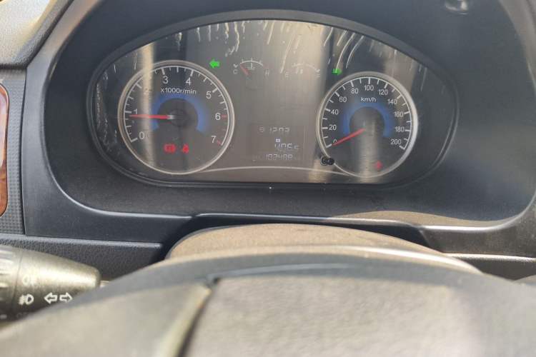 Used Dongfeng Fengon 330 2014 1.5L Manual Comfort Version DK15-02 Instrument Cluster