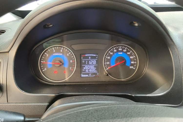 Used Dongfeng Fengon 330 2014 1.5L Manual Utility Version DK15 Instrument Cluster