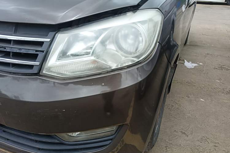 Used Dongfeng Fengon 330 2014 1.5L Manual Utility Version DK15 Left Front Headlight