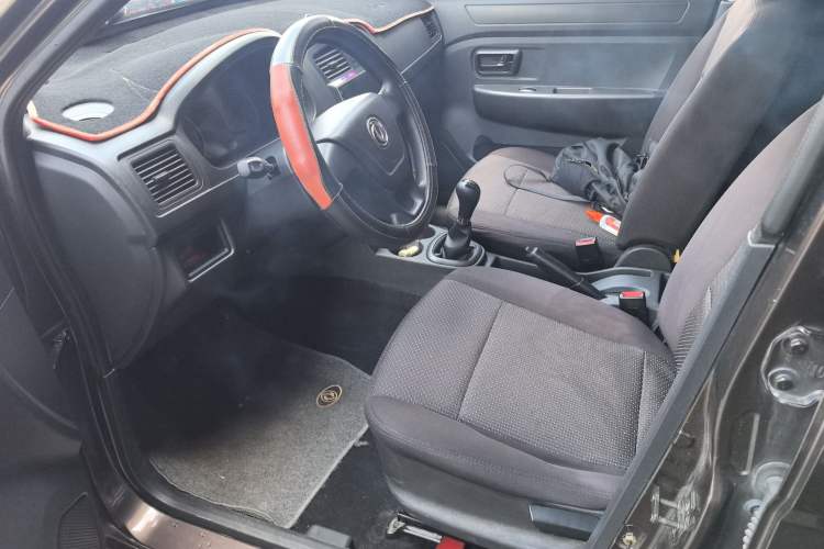 Used Dongfeng Fengon 330 2014 1.5L Manual Utility Version DK15 Left Front Seat