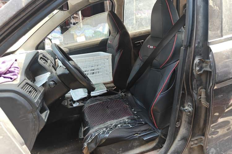 Used Dongfeng Fengon 330 2014 1.5L Manual Utility Version DK15 Left Front Seat