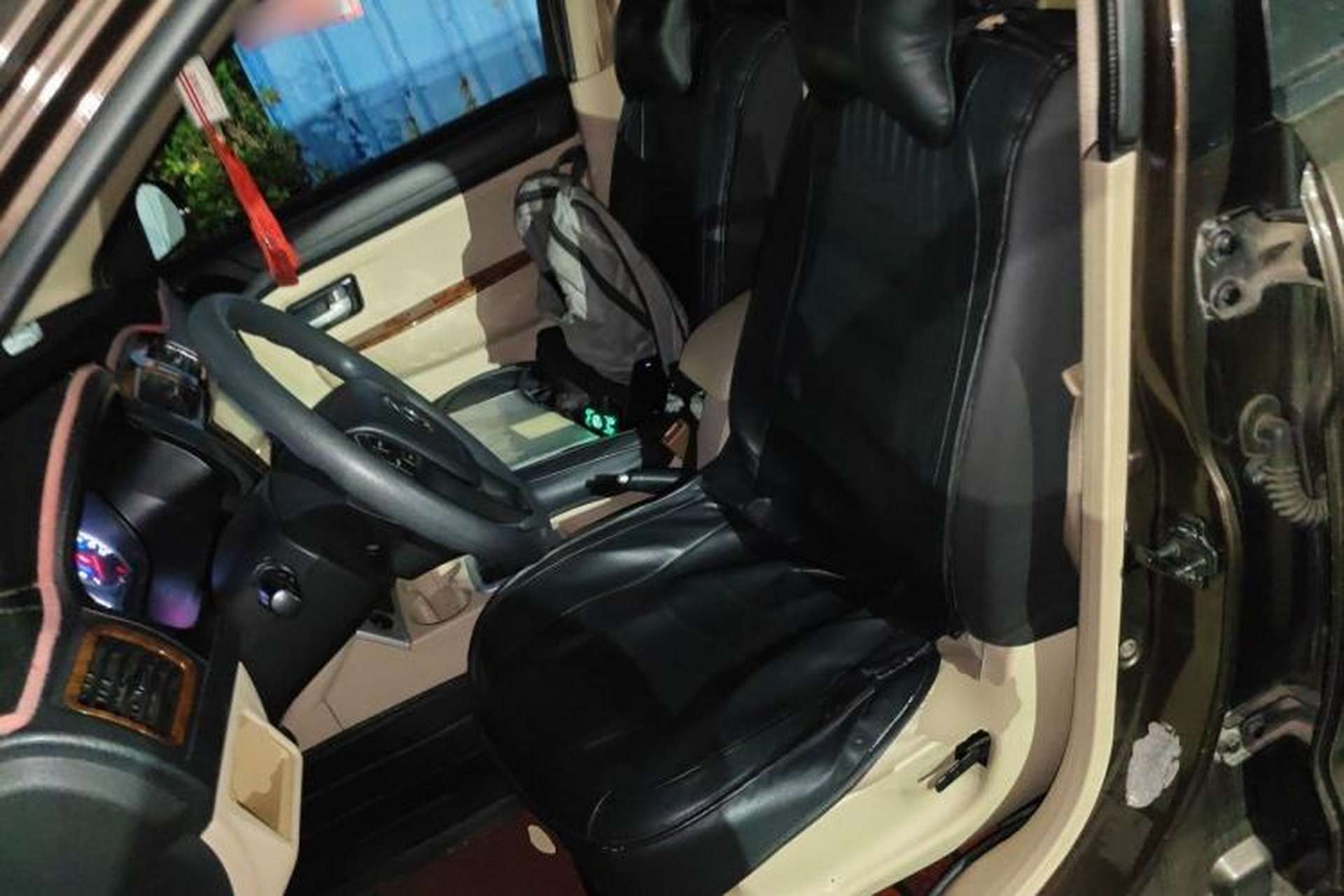 Used Dongfeng Fengon 330  Left Front Seat