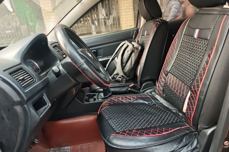 Used Dongfeng Fengon 330 2014 1.5L Manual Standard Edition DK15-02 Left Front Seat
