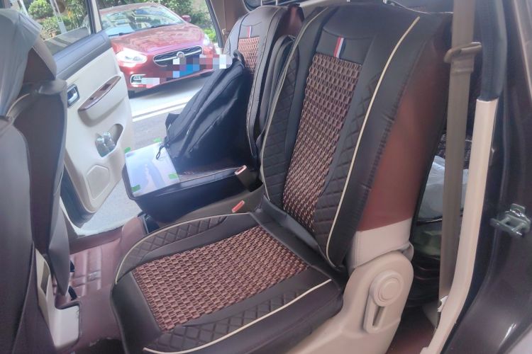 Used Dongfeng Fengon 330 2014 1.5L Manual Comfort Version DK15-02 Left Rear Seat