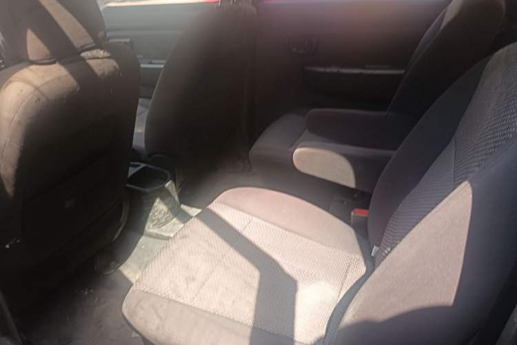 Used Dongfeng Fengon 330 2014 1.5L Manual Utility Version DK15 Left Rear Seat