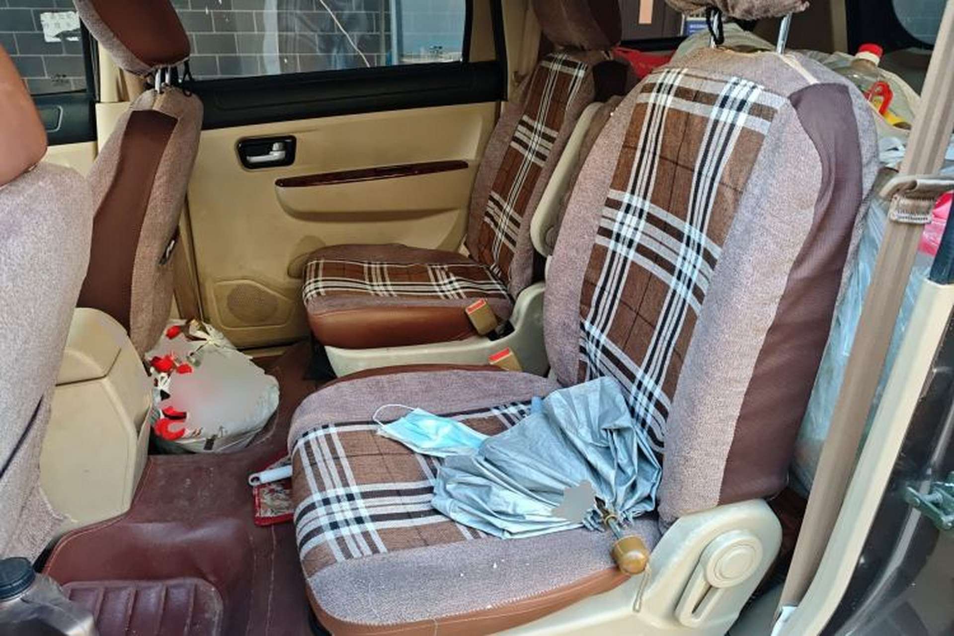 Used Dongfeng Fengon 330 2014 1.5L Manual Comfort Version DK15-02 Left Rear Seat