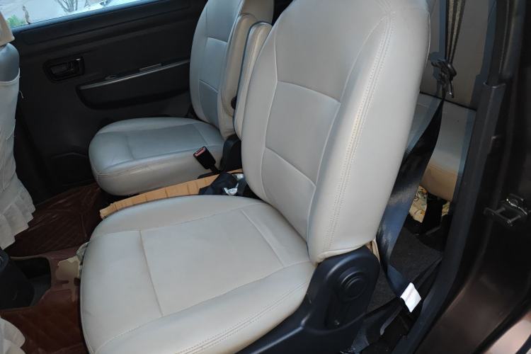 Used Dongfeng Fengon 330 2014 1.5L Manual Utility Version DK15 Left Rear Seat