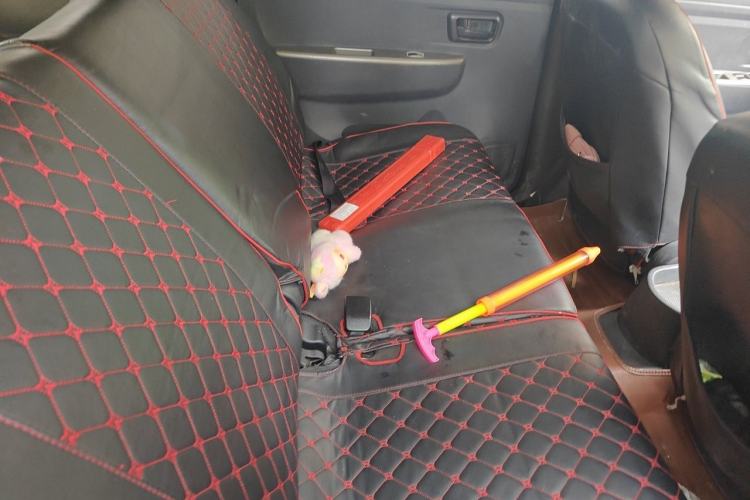 Used Dongfeng Fengon 330 2014 1.2L Manual Practical Version DK12-07 Left Rear Seat
