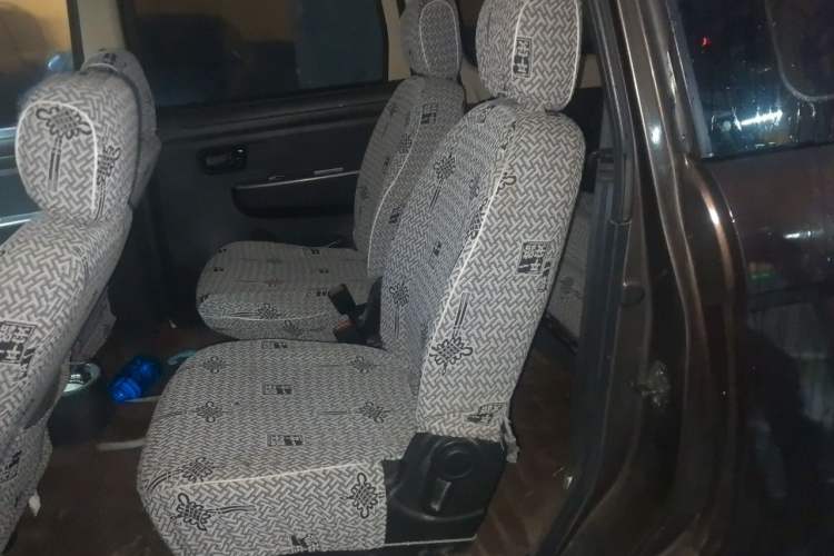Used Dongfeng Fengon 330 2014 1.5L Manual Utility Version DK15 Left Rear Seat