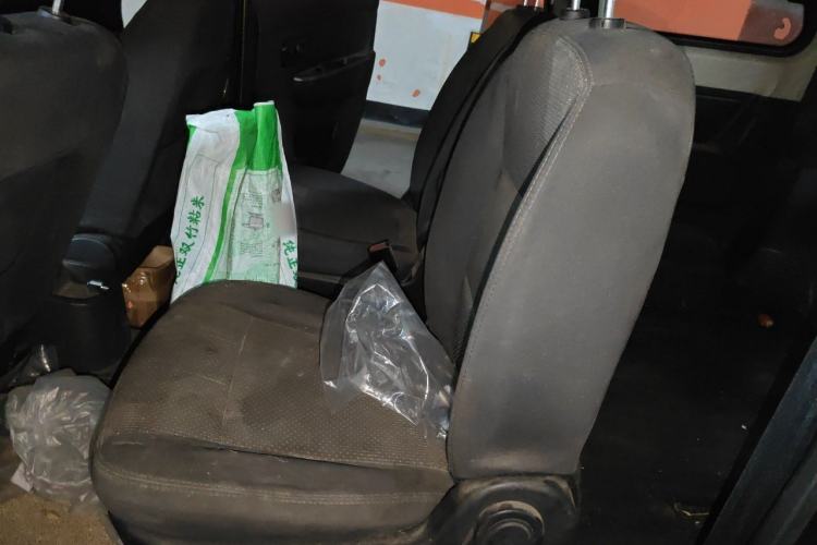Used Dongfeng Fengon 330 2014 1.5L Manual Utility Version DK15 Left Rear Seat