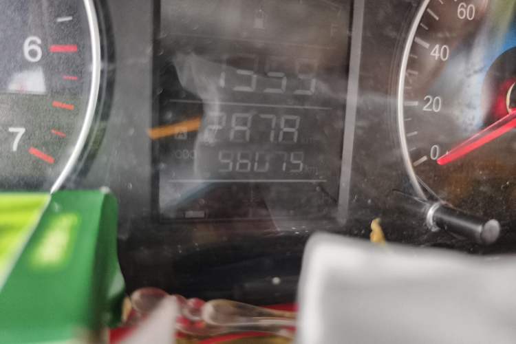 Used Dongfeng Fengon 330 2014 1.2L Manual Practical Version DK12-07 Odometer Close Up