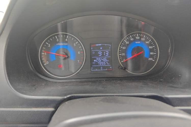 Used Dongfeng Fengon 330 2014 1.2L Manual Practical Version DK12-07 Odometer Close Up