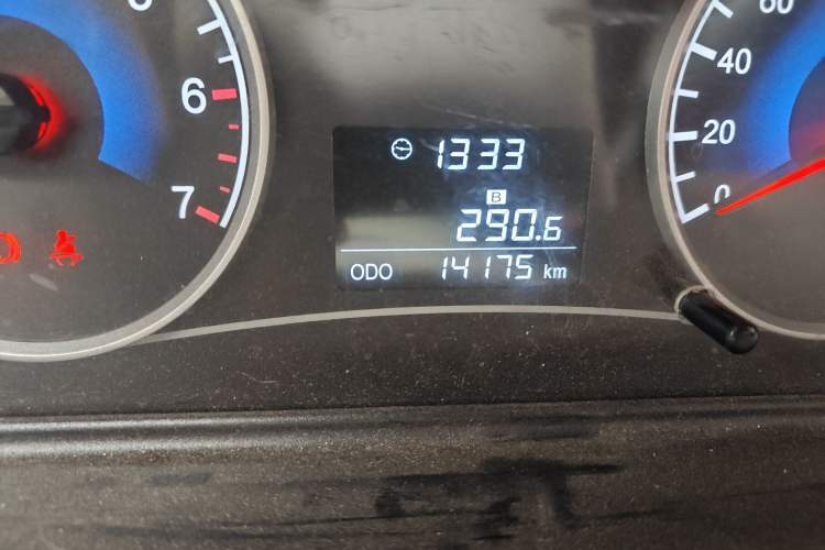 Used Dongfeng Fengon 330 2014 1.5L Manual Utility Version DK15 Odometer Close Up