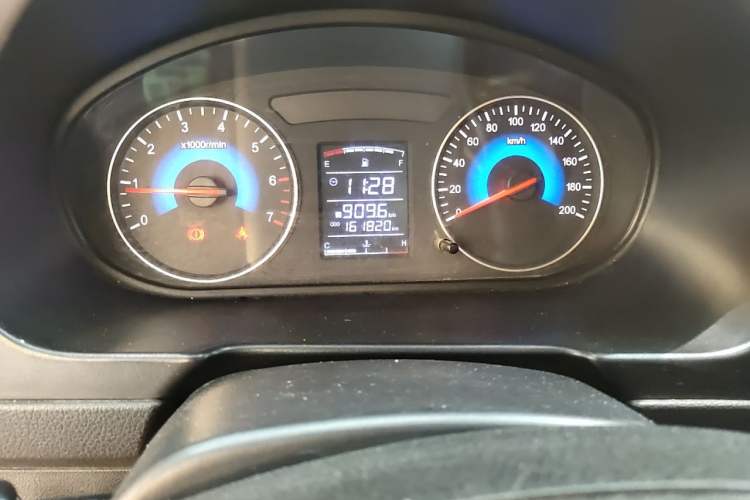 Used Dongfeng Fengon 330 2014 1.5L Manual Utility Version DK15 Odometer Close Up