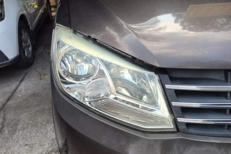 Used Dongfeng Fengon 330 2014 1.5L Manual Utility Version DK15 Right Front Headlight