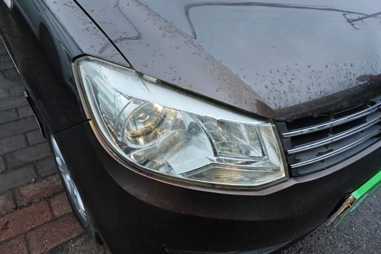 Used Dongfeng Fengon 330 2014 1.5L Manual Utility Version DK15 Right Front Headlight