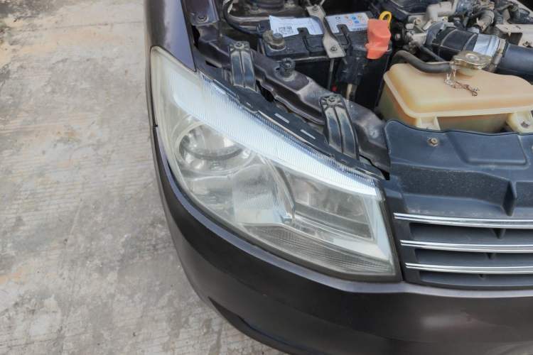 Used Dongfeng Fengon 330 2014 1.5L Manual Utility Version DK15 Right Front Headlight