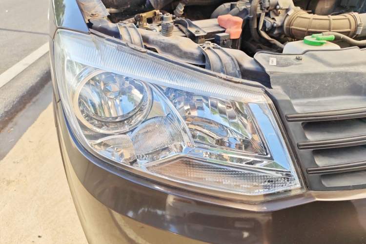 Used Dongfeng Fengon 330 2014 1.2L Manual Practical Version DK12-07 Right Front Headlight