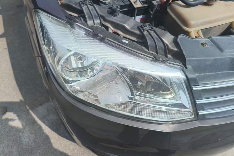Used Dongfeng Fengon 330 2014 1.5L Manual Utility Version DK15 Right Front Headlight