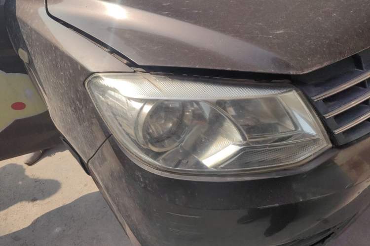 Used Dongfeng Fengon 330 2014 1.5L Manual Utility Version DK15 Right Front Headlight