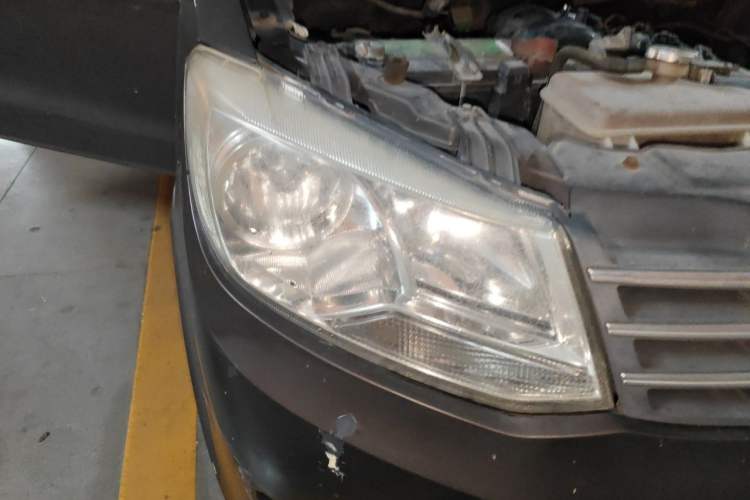 Used Dongfeng Fengon 330 2014 1.5L Manual Utility Version DK15 Right Front Headlight