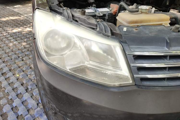 Used Dongfeng Fengon 330 2014 1.5L Manual Utility Version DK15 Right Front Headlight