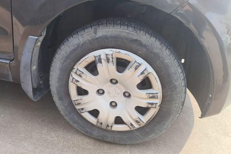 Used Dongfeng Fengon 330 2014 1.5L Manual Utility Version DK15 Right Front Wheel Hub