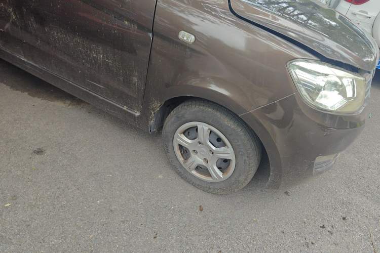 Used Dongfeng Fengon 330 2014 1.2L Manual Practical Version DK12-07 Right Front Wheel Hub