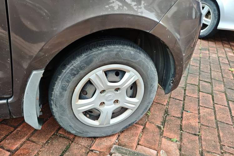 Used Dongfeng Fengon 330 2014 1.3L Manual Utility Version DK13-07 Right Front Wheel Hub