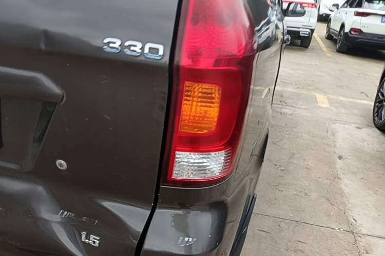Used Dongfeng Fengon 330 2014 1.5L Manual Utility Version DK15 Right Rear Taillight