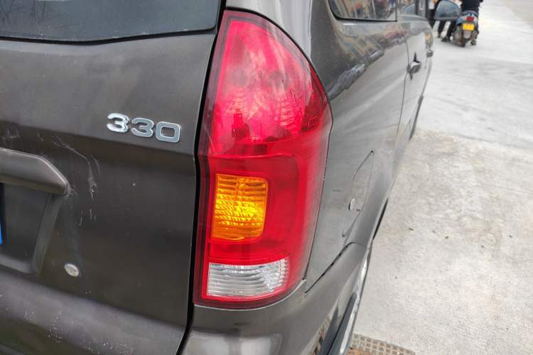 Used Dongfeng Fengon 330 2014 1.3L Manual Utility Version DK13-07 Right Rear Taillight