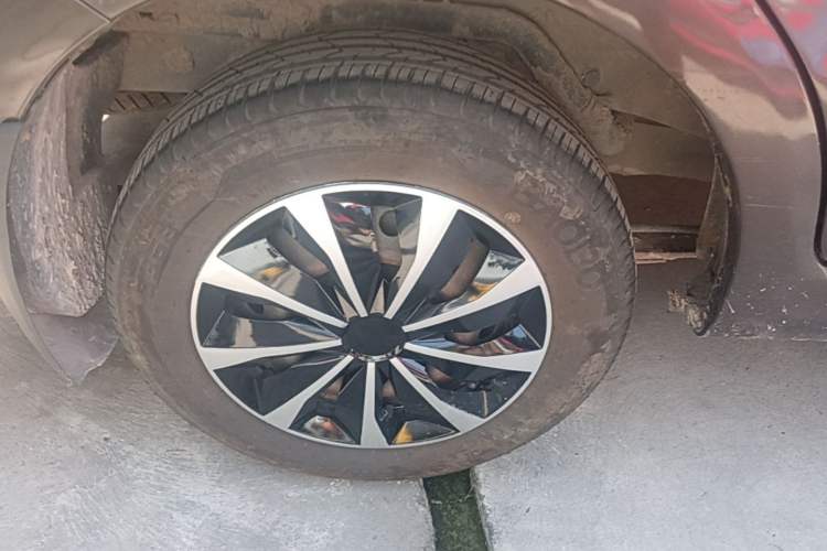 Used Dongfeng Fengon 330 2014 1.5L Manual Utility Version DK15 Right Rear Wheel Hub