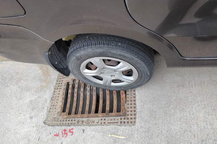 Used Dongfeng Fengon 330 2014 1.3L Manual Utility Version DK13-07 Right Rear Wheel Hub