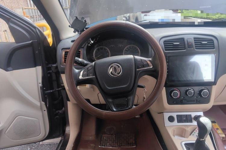 Used Dongfeng Fengon 330 2014 1.5L Manual Comfort Version DK15-02 Steering Wheel