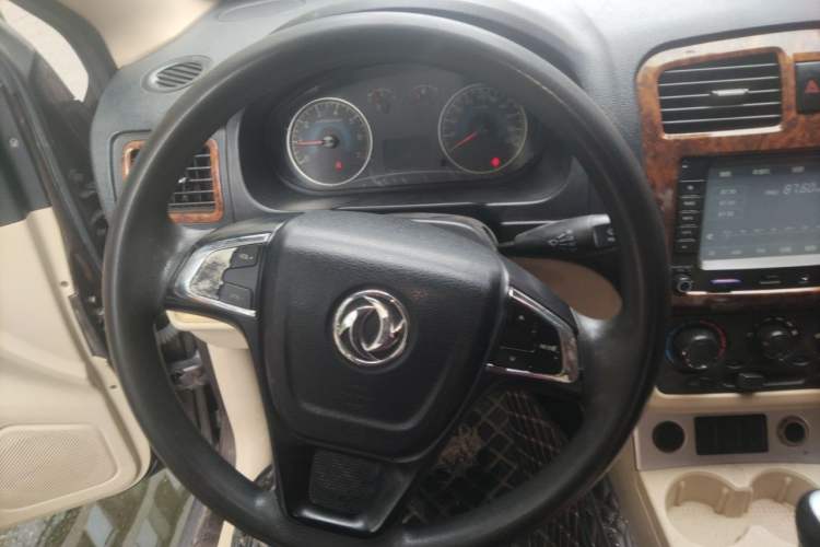 Used Dongfeng Fengon 330 2014 1.5L Manual Comfort Version DK15-02 Steering Wheel